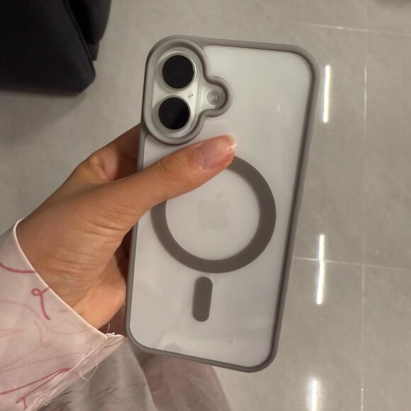 Cream iPhone16 Case - Picture 1 of 2